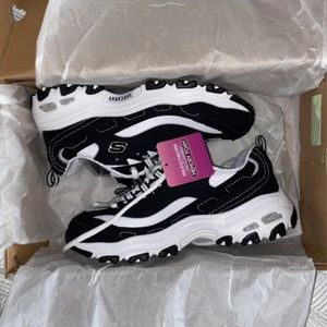 Sketchers size 6.5